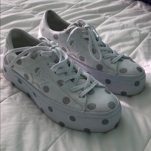 ⭐️STAR⭐️ platform converse w/ silver dots
